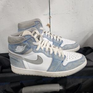 Nike AIR JORDAN 1 RETRO OG HYPER ROYAL SIZE 10M